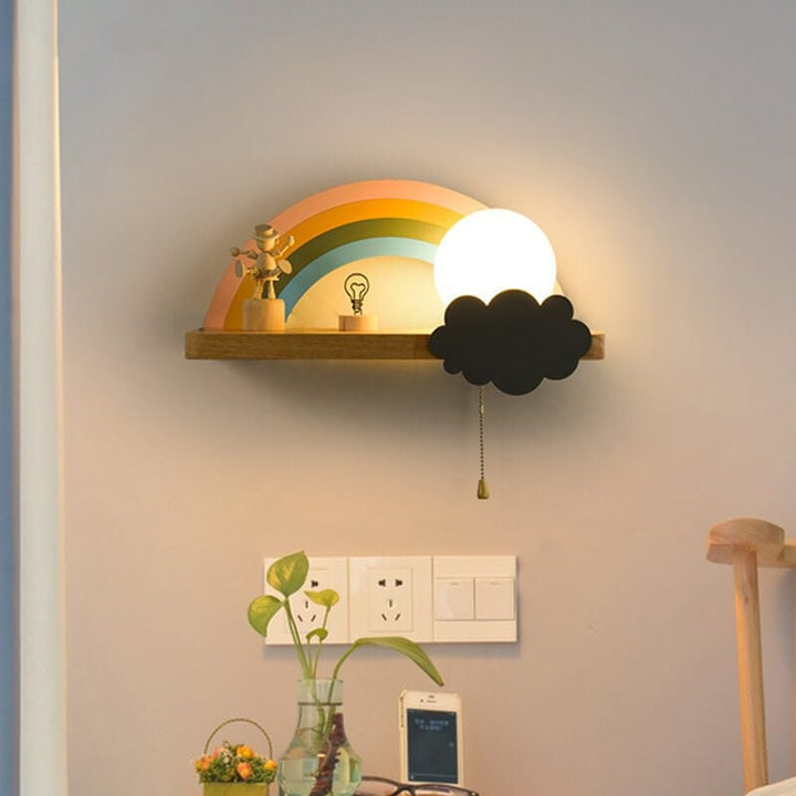 Lampa ścienna dla dzieci z półką i wzorem tęczy