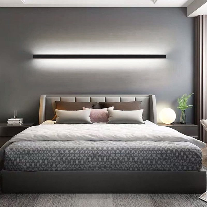 Lampa ścienna - Minimalistyczna konstrukcja z prostokątną formą
