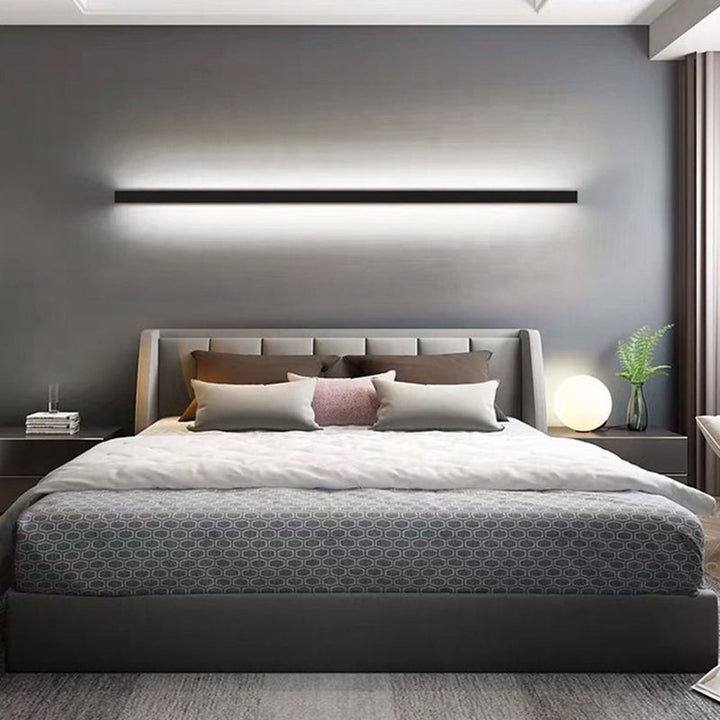 Lampa ścienna - Minimalistyczna konstrukcja z prostokątną formą
