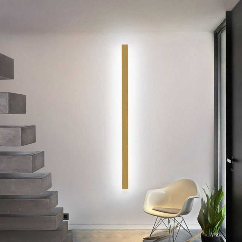 Lampa ścienna - Minimalistyczna konstrukcja z prostokątną formą