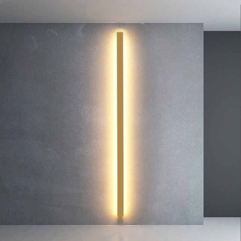 Lampa ścienna - Minimalistyczna konstrukcja z prostokątną formą