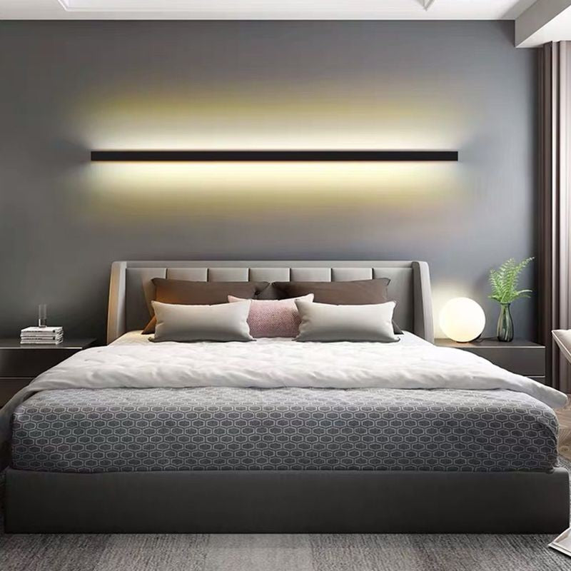 Lampa ścienna - Minimalistyczna konstrukcja z prostokątną formą