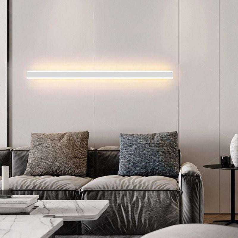 Lampa ścienna - Minimalistyczna konstrukcja z prostokątną formą