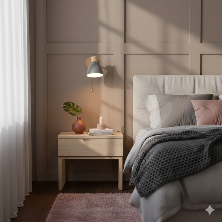 Lampa Ścienna z Abażurem Stożkowym