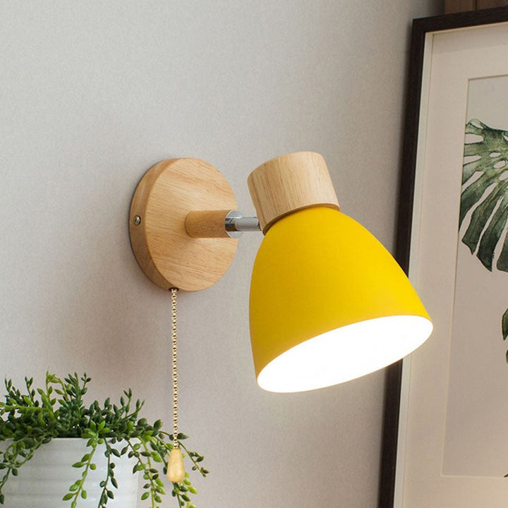 Lampa Ścienna z Abażurem Stożkowym