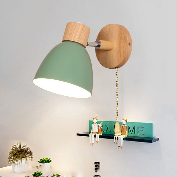 Lampa Ścienna z Abażurem Stożkowym