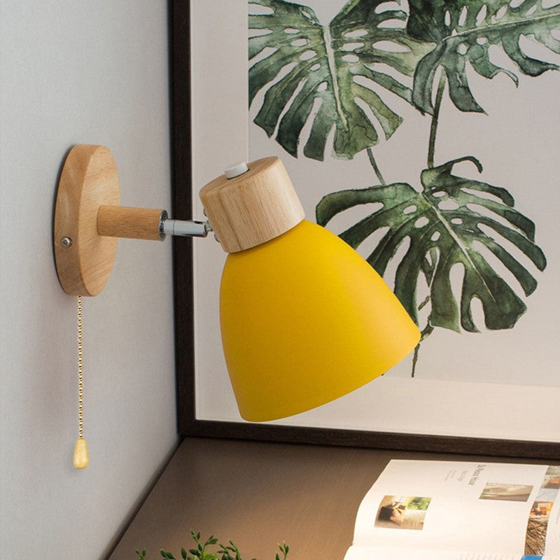 Lampa Ścienna z Abażurem Stożkowym