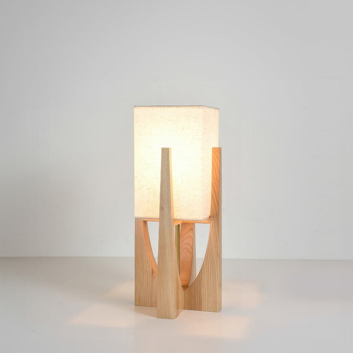 Lampa podłogowa w stylu japońskim - drewniana podstawa z abażurem