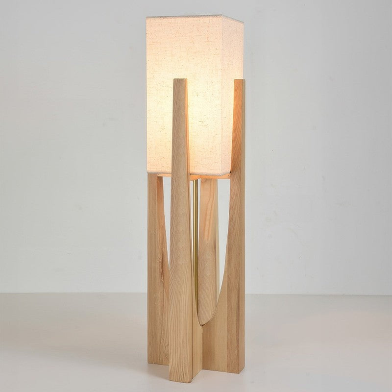 Lampa podłogowa w stylu japońskim - drewniana podstawa z abażurem
