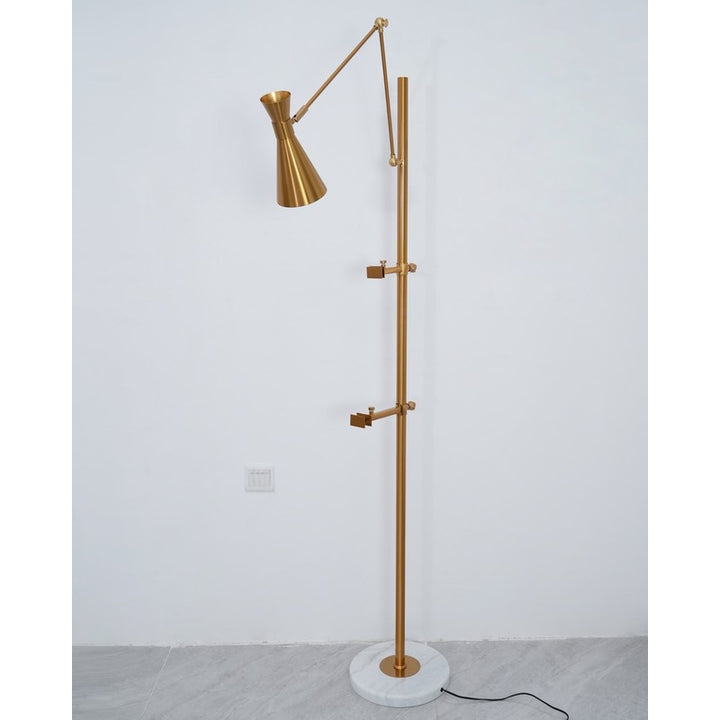 Lampa podłogowa z ramieniem obrotowym i wsparciem na ramkę