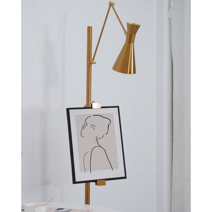 Lampa podłogowa z ramieniem obrotowym i wsparciem na ramkę