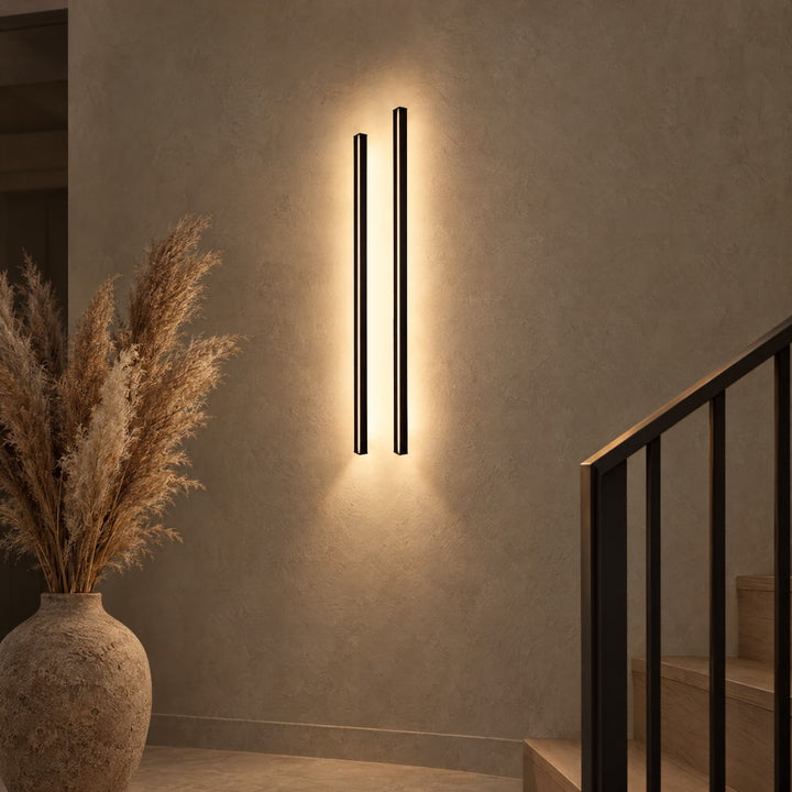 Lampa ścienna - Minimalistyczna konstrukcja z prostokątną formą
