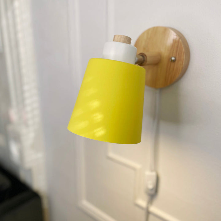 Lampa Ścienna z Obrotowym Kloszem - Metal i Drewno, Przewód z Włącznikiem, Do Czytania, Różne Kolory