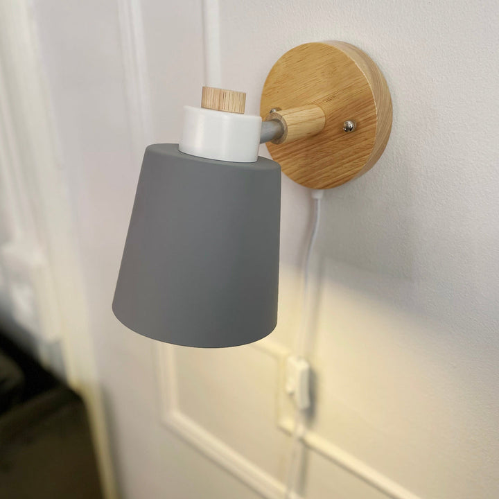 Lampa Ścienna z Obrotowym Kloszem - Metal i Drewno, Przewód z Włącznikiem, Do Czytania, Różne Kolory