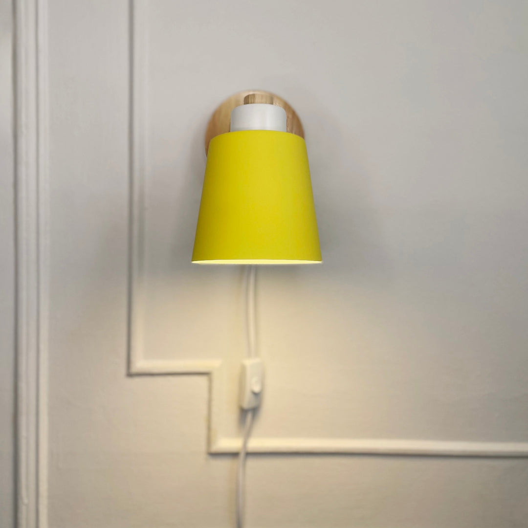 Lampa Ścienna z Obrotowym Kloszem - Metal i Drewno, Przewód z Włącznikiem, Do Czytania, Różne Kolory