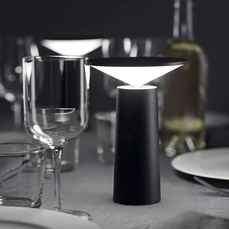Lampa stołowa ORBITRAY - obrotowy klosz, regulowana jasność