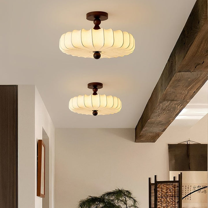 Lampa sufitowa Anela - segmentowany klosz z motywem botanicznym