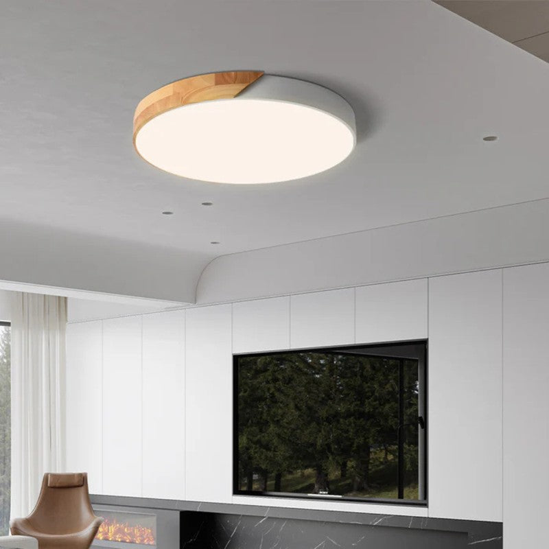 Lampa sufitowa LED - Okrągły kształt z akcentem drewna