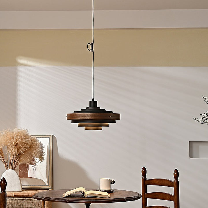 Lampa Wisząca z Poziomymi Pierścieniami - Nowoczesna