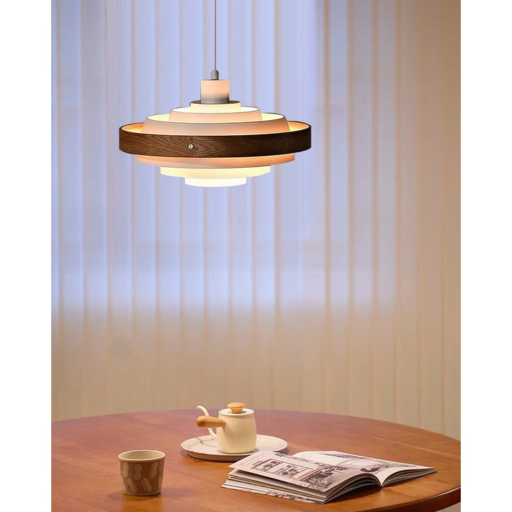 Lampa Wisząca z Poziomymi Pierścieniami - Nowoczesna