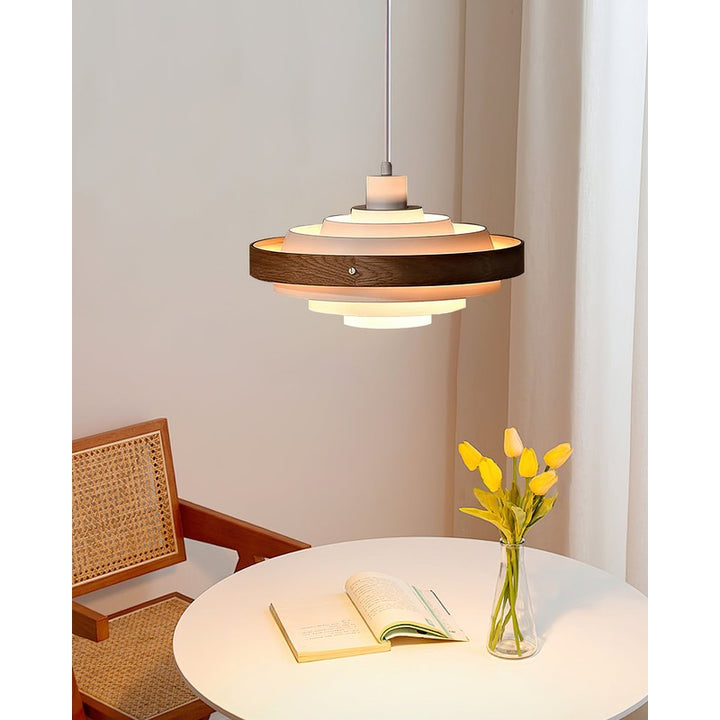 Lampa Wisząca z Poziomymi Pierścieniami - Nowoczesna