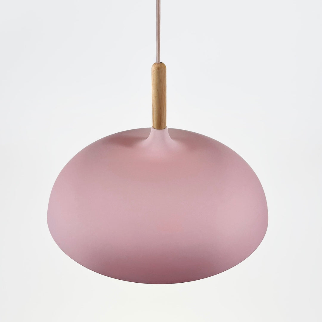 Lampa Wisząca Pastelowa - Aluminiowy Abażur z Drewnianym Elementem, Kopuła lub Płaska Kula, Różne Rozmiary i Kolory