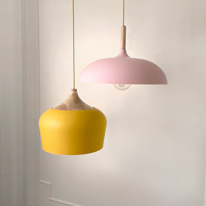 Lampa Wisząca Pastelowa - Aluminiowy Abażur z Drewnianym Elementem, Kopuła lub Płaska Kula, Różne Rozmiary i Kolory