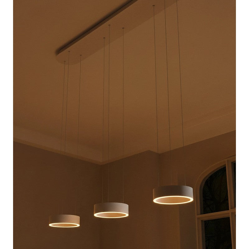 Trzy wiszące lampy sufitowe LED z pierścieniami - czarny-chrom i biały